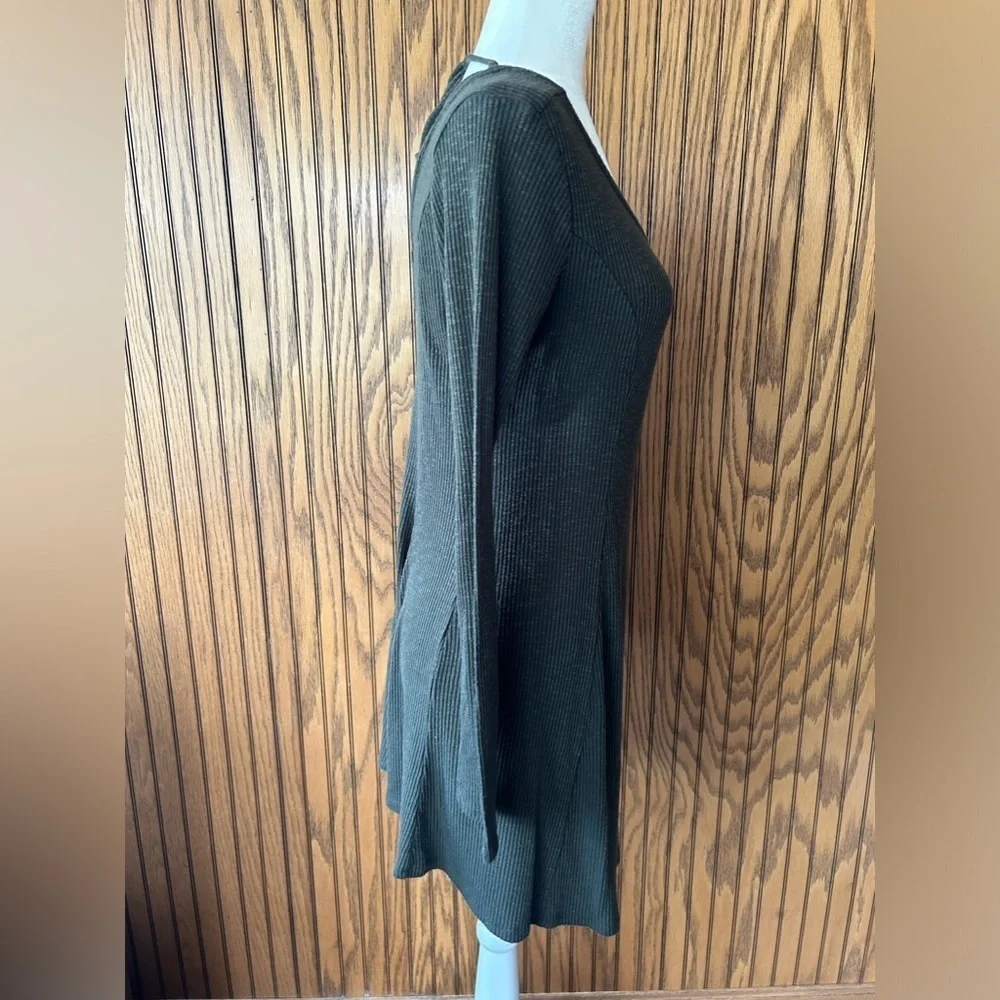 Forever 21 long sleeve lace up green dress size XL - Picture 4 of 10